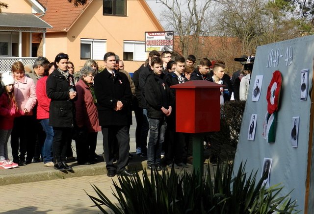 2017. március 15. 12